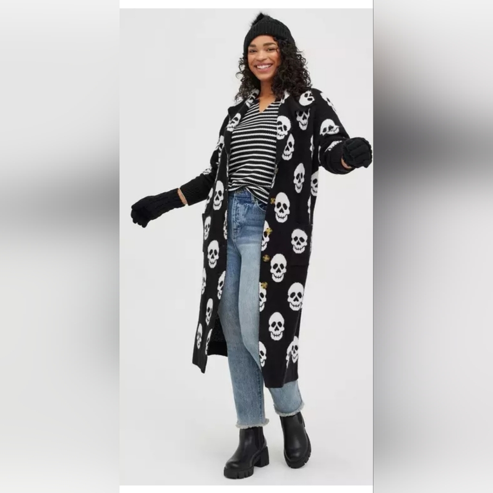 Torrid Black and White Knit Cardigan